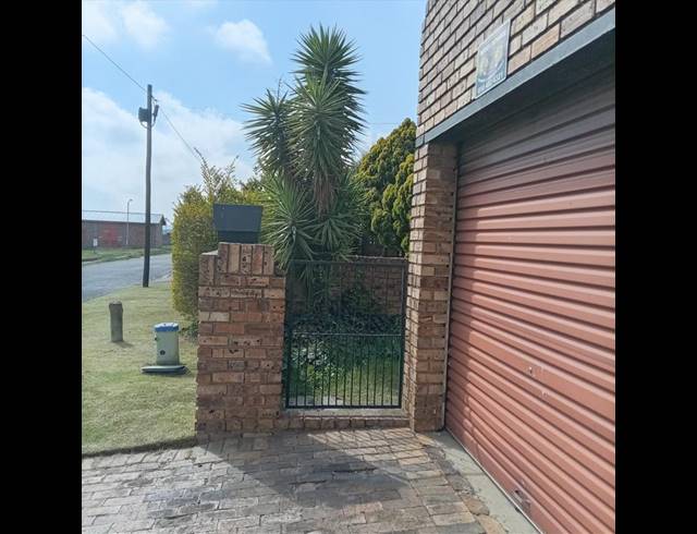 2 BEDROOM HOUSE FOR SALE IN KRUGERSDORP